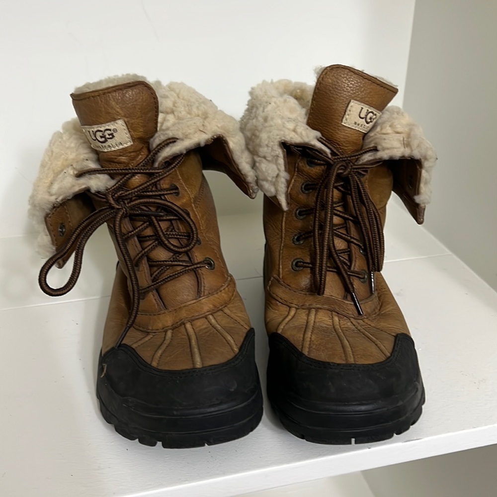 Ugg Heavy Duty Winter Leather/Sheepskin Boot, Sz US 9